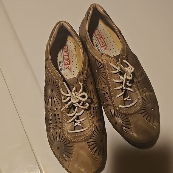 Stylish Olive Green PIKOLINOS Shoes size 37 - Picture 1 of 11